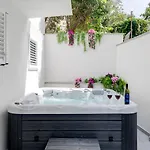 Luxury On The Apartamento Trogir