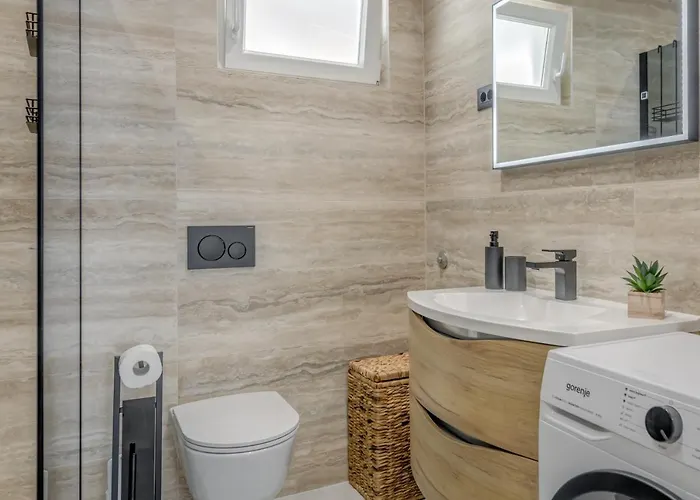 Luxury On The 公寓